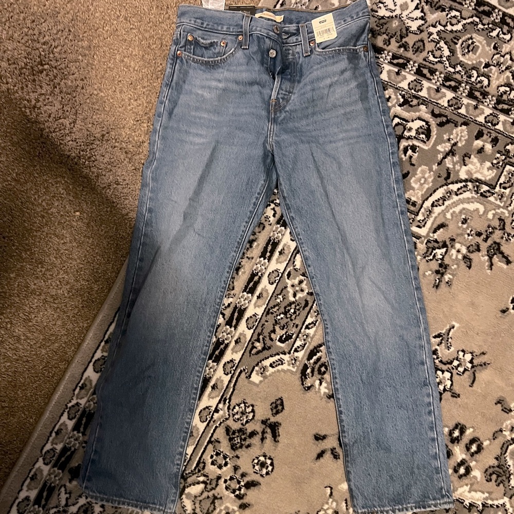 NWT LEVIS Premium Wedgie Straight Fit jeans
